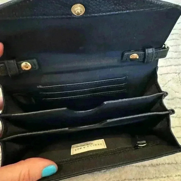 Stella and Max Leather Crossbody Smartphone Wallet Color: Black - Picture 3 of 7